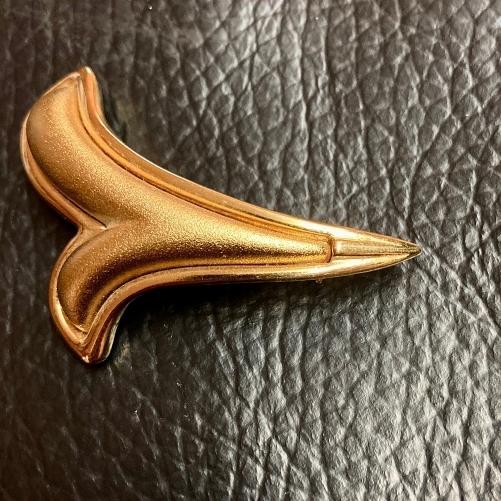 Women’s Gold Tone Brooch Brushed and Polished finish Signed Keyes Vintage